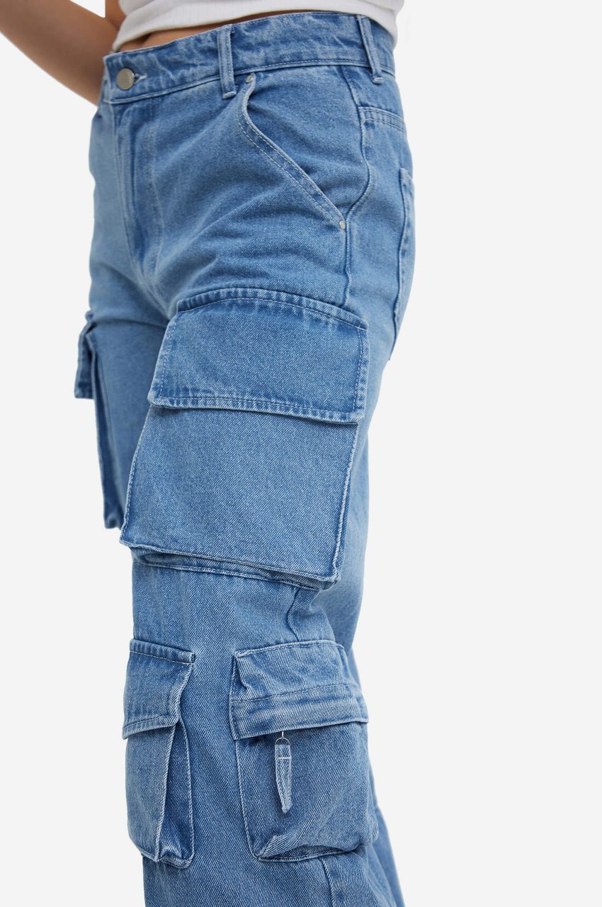 Cargo Jeans in Light Blue - Image 4