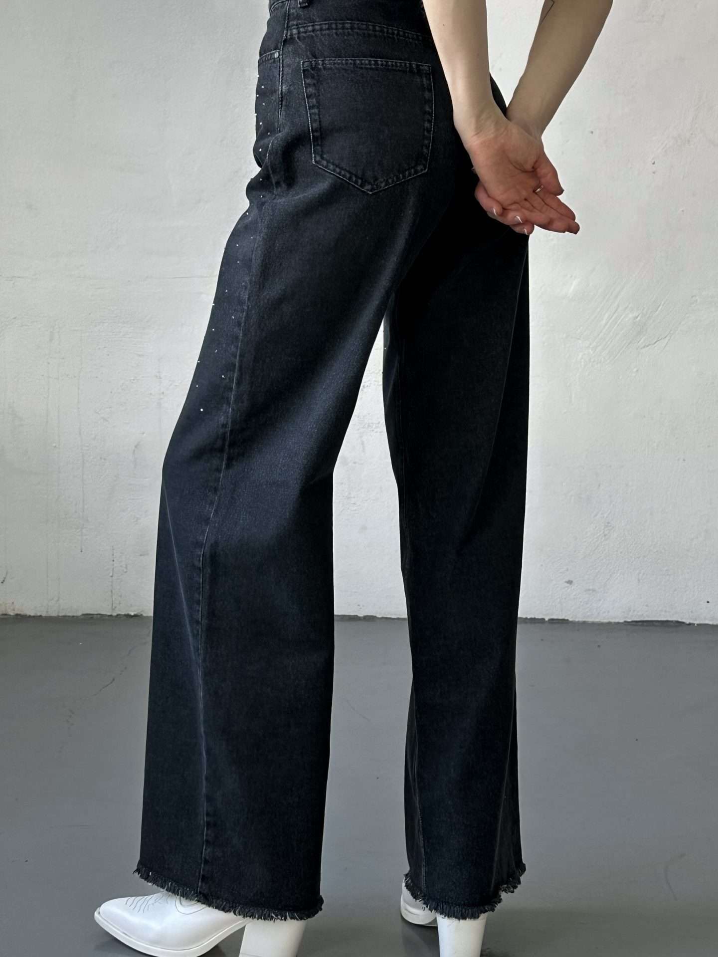 Jeans with rhinestones - Image 2